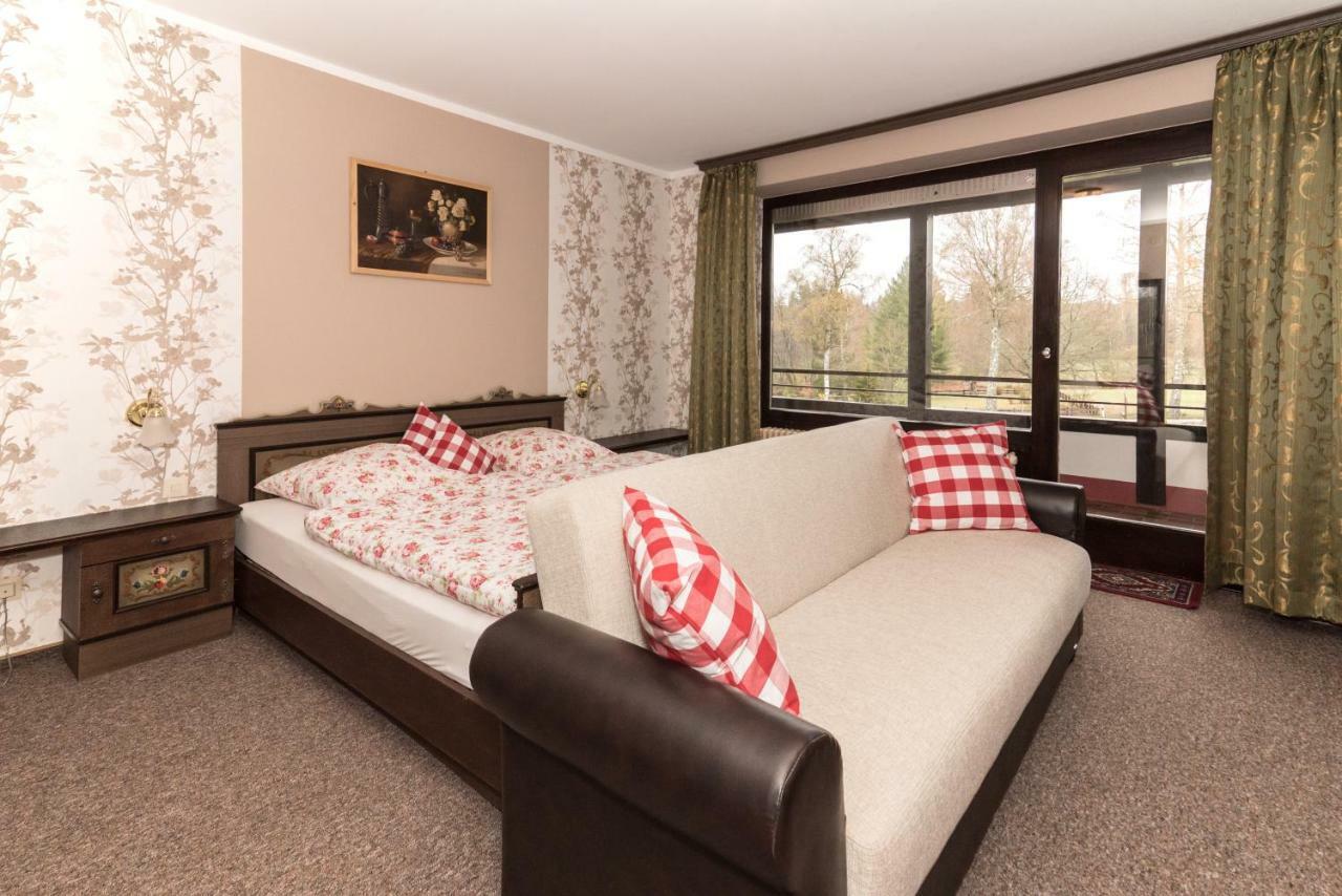 Hotel-Restaurant Johanniskreuz Trippstadt Εξωτερικό φωτογραφία