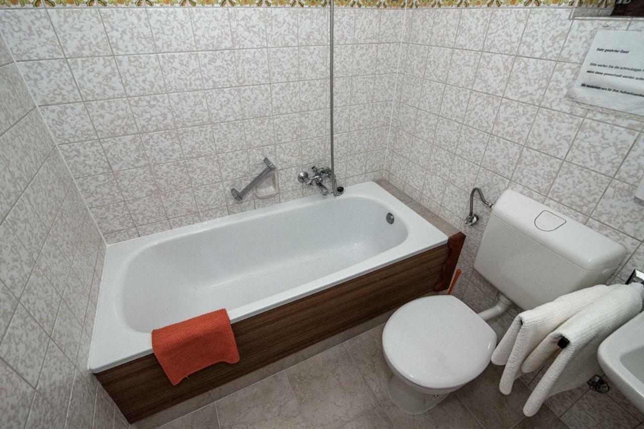 Hotel-Restaurant Johanniskreuz Trippstadt Εξωτερικό φωτογραφία